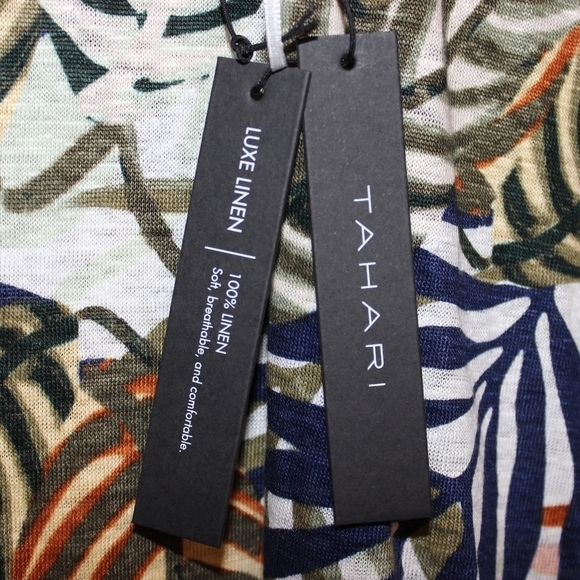TAHARI Luxe Linen Palm Print Short Sleeve Blouse with Buttons Down the Back - Picture 3 of 6